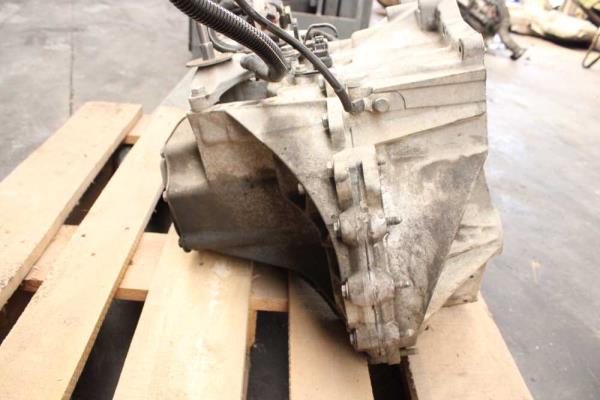 BOITE DE VITESSE AUTOMATIQUE PEUGEOT 5008 1.6HDI - Vue 4